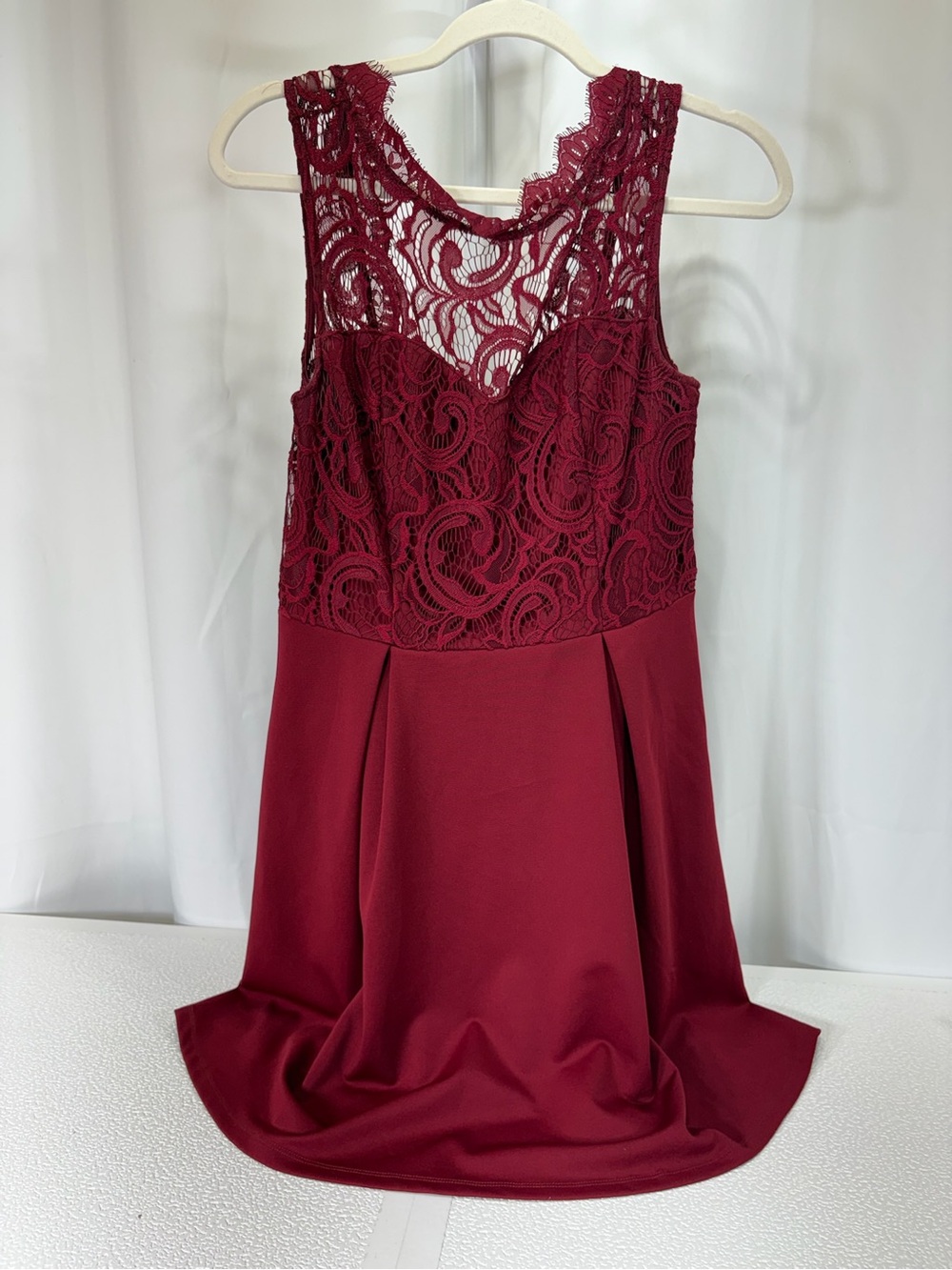 Francesca's Collections Burgundy Lace Yoke Pleated Midi Dress 4100